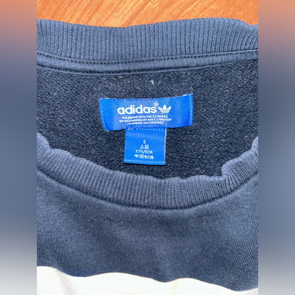 Vintage crewneck, Adidas sweatshirt size small - Picture 5 of 6